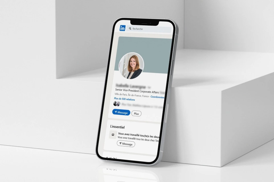 Professionelles Porträt, optimiert für ein LinkedIn-Profil.